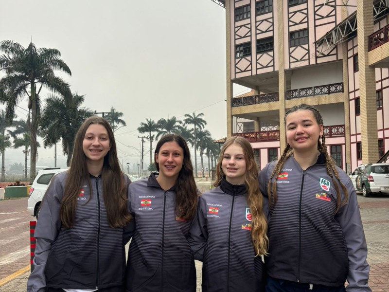 Alunas do Colégio Evangélico Jaraguá representam Santa Catarina no Sul-Brasileiro de Seleções